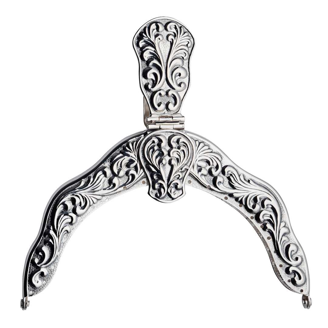 Veskelås forsølvet, oksidert plett med tradisjonell dekor, hardangerbunad